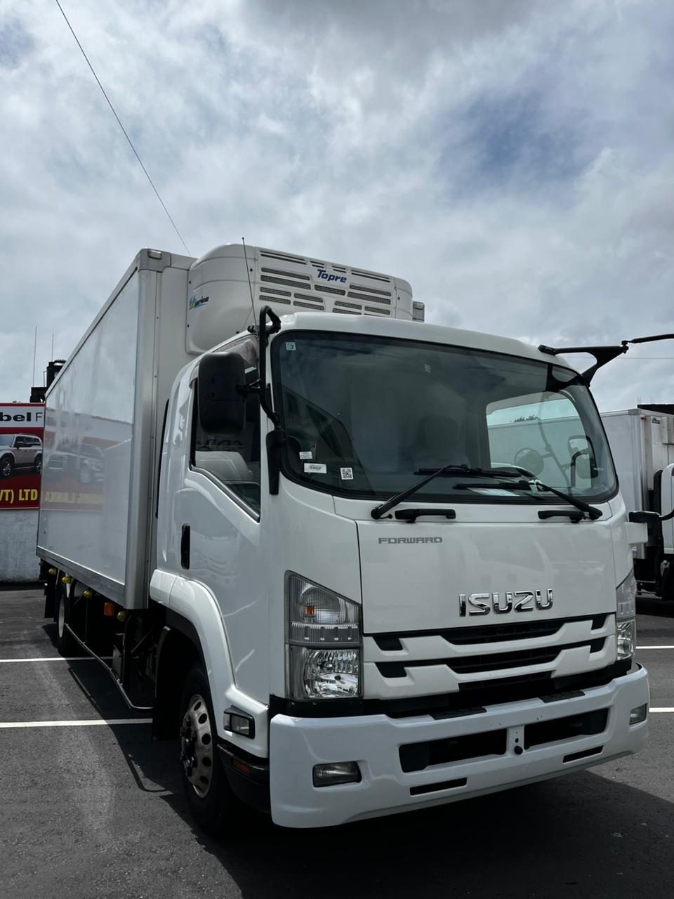 Isuzu ELF TKG-FRR90S2